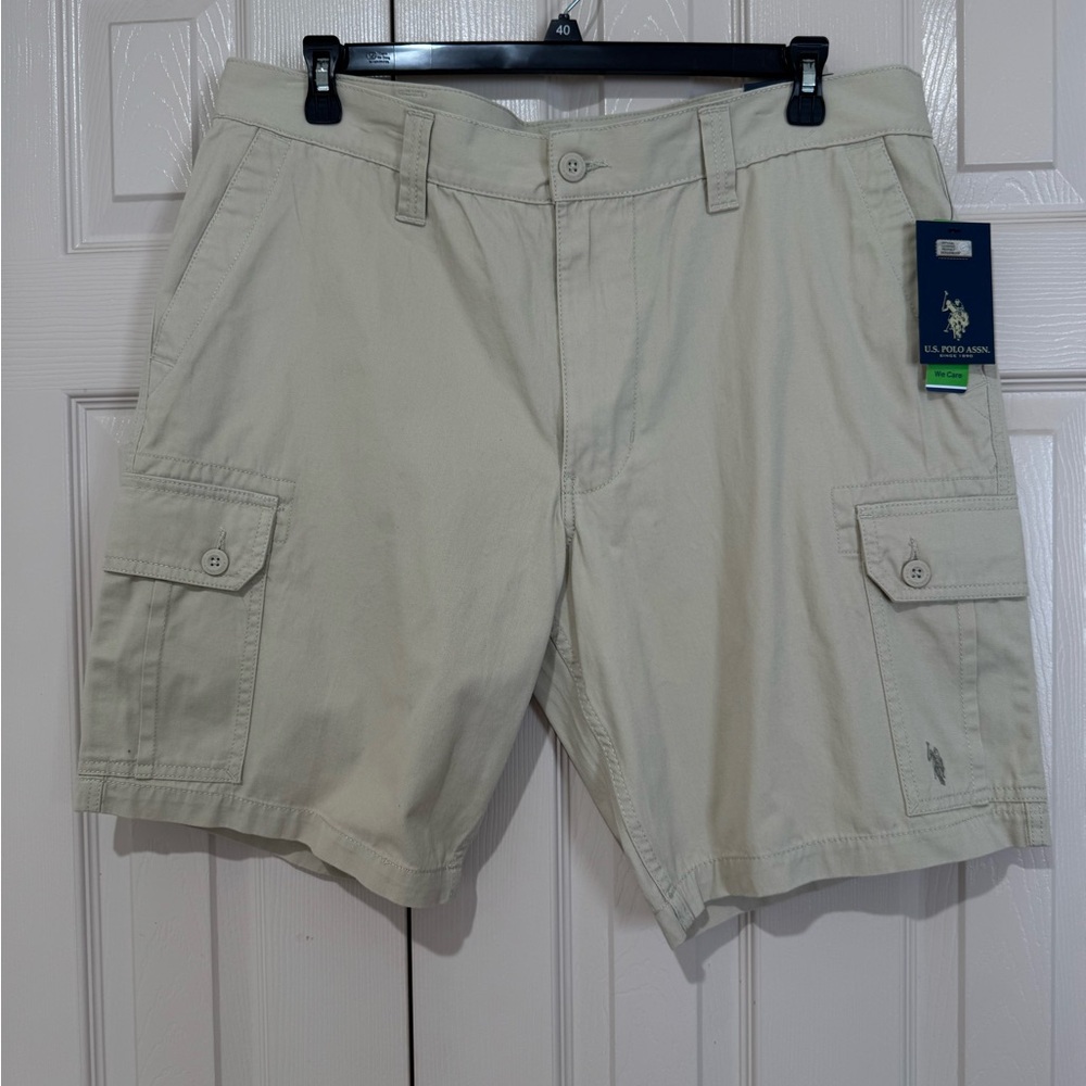 U.S. POLO ASSN. Men’s Cargo Shorts Color SAND size 40 NWT $56.